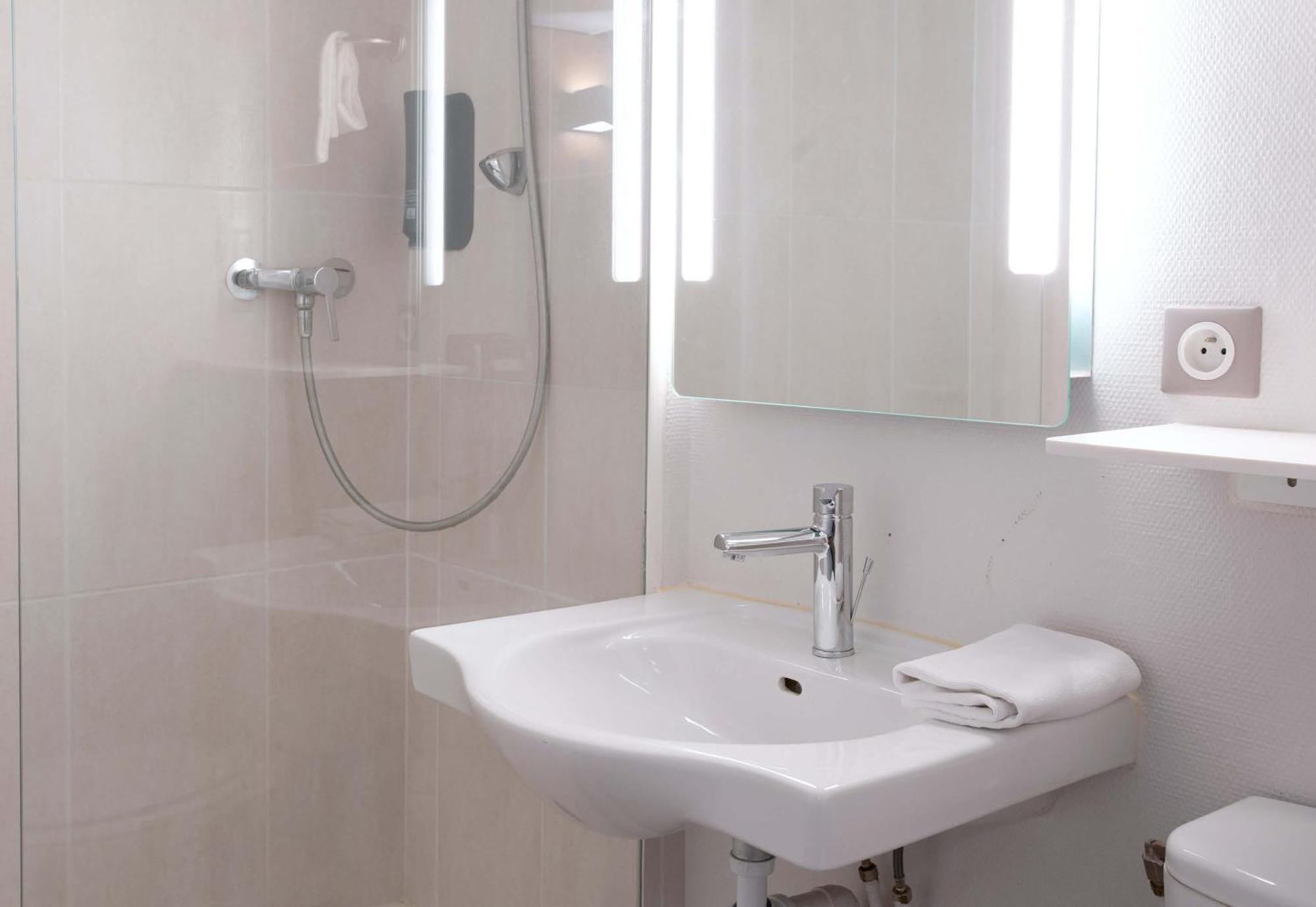B&B Hotel Louveciennes Льо Порт-Марли Екстериор снимка